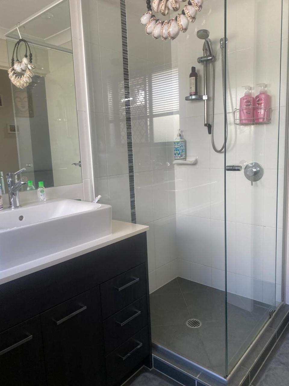 נורת' לייקס Manhattan B&B Guest Rooms מראה חיצוני תמונה